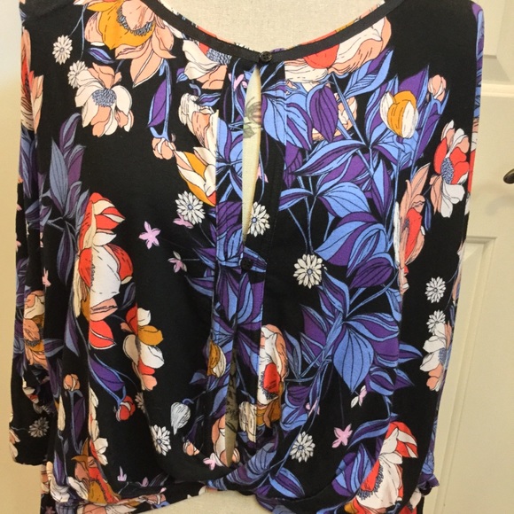 NWT XS Free People tie sleeve floral top - Picture 2 of 6